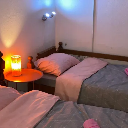 Studio Apartment Chamomile דירה מוסטר