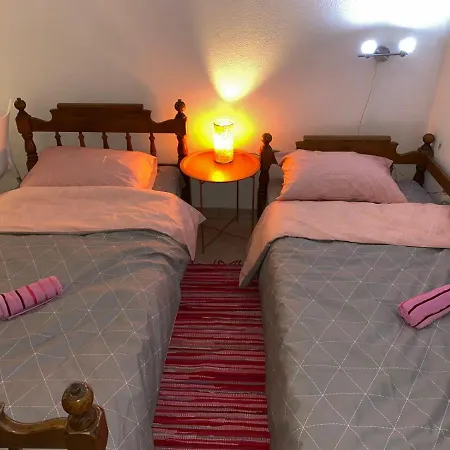 Studio Apartment Chamomile דירה